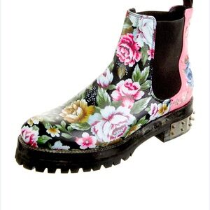 Alexander McQueen
Leather Floral Print Chelsea Boots